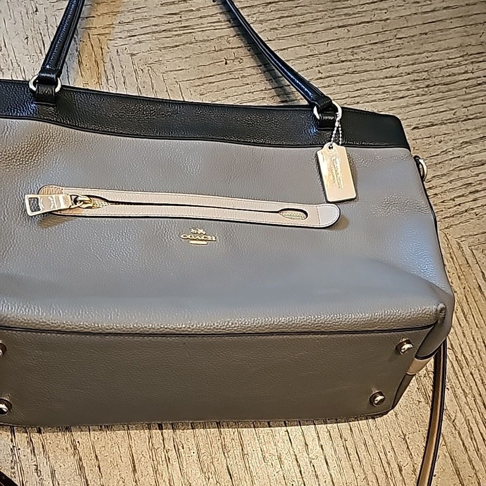 Coach leather purse tan black and taupe excellent new condition - Picture 3 of 12